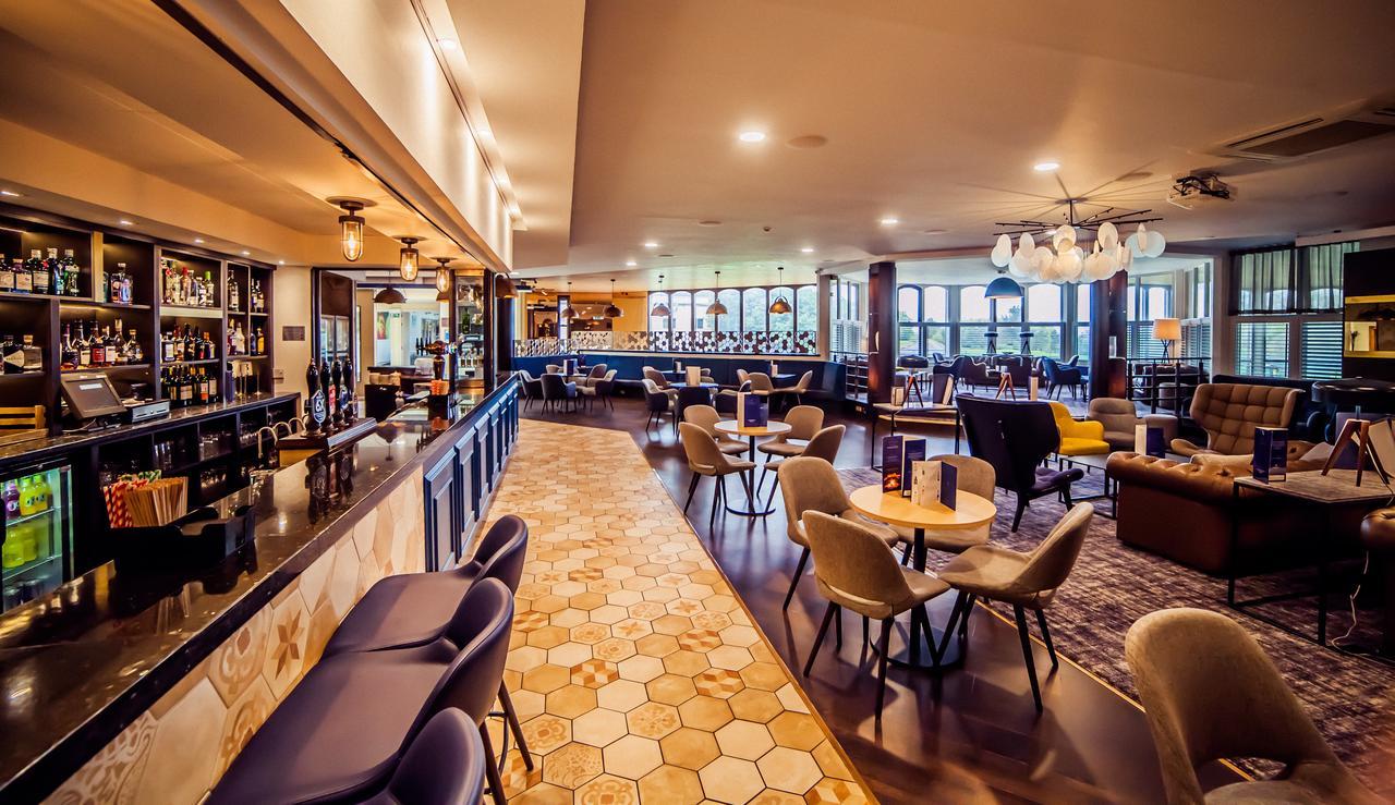 Отель Blunsdon House Hotel, Bw Premier Collection